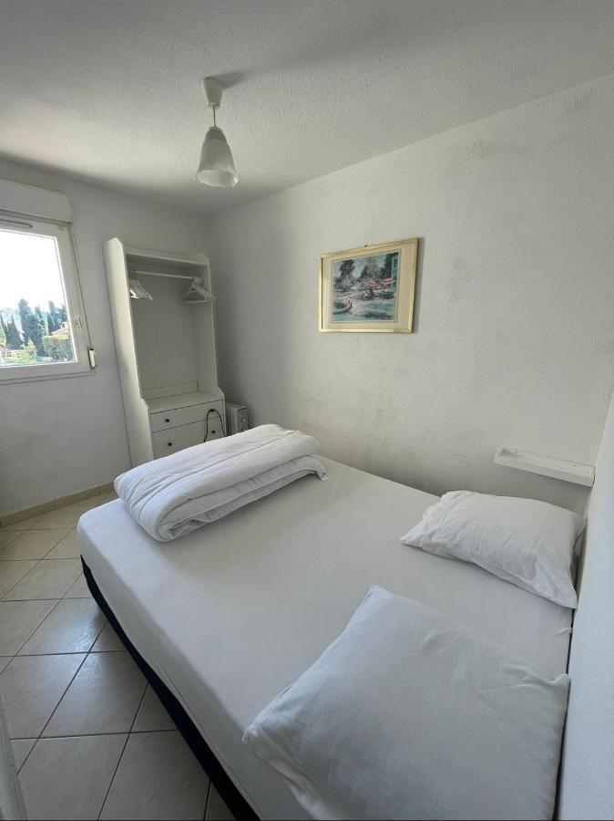 Charmant Appartement A Quelques Metres De La Plage Ла-Лонд-ле-Мор Екстер'єр фото